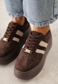 Born2be - Ciemnobrązowe Skórzane Sneakersy na Grubej Podeszwie z Geometrycznym Wzorem Rivimi. Okazja: na co dzień. Kolor: brązowy. Materiał: skóra. Wzór: geometria #7