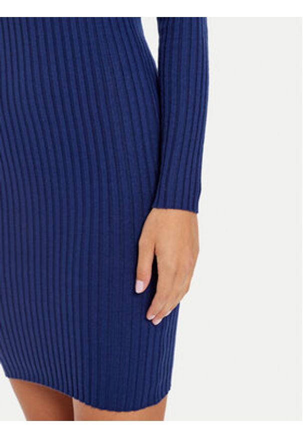 Pieces Sukienka dzianinowa Crista 17115048 Niebieski Slim Fit. Kolor: niebieski. Materiał: wiskoza, syntetyk