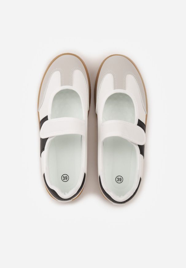 Born2be - Białe Tenisówki w Stylu Balerinek z Zapięciem na Rzep Talwan. Okazja: na spacer, na co dzień. Zapięcie: rzepy. Kolor: biały. Materiał: jeans. Sport: turystyka piesza