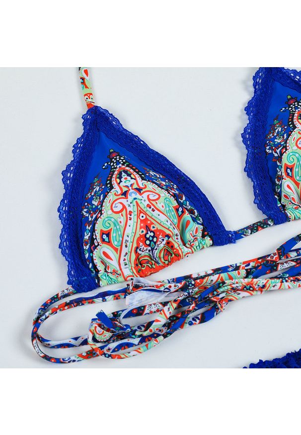 Intica - Strój kąpielowy dwuczęściowy z wiązaniem na plażę Daphna. Kolor: wielokolorowy. Materiał: materiał