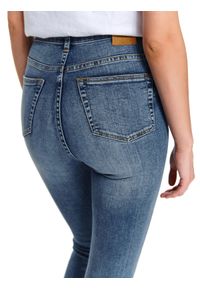 TOP SECRET - Spodnie długie damskie skinny. Stan: podwyższony. Kolor: niebieski. Materiał: jeans. Długość: długie. Sezon: wiosna #8
