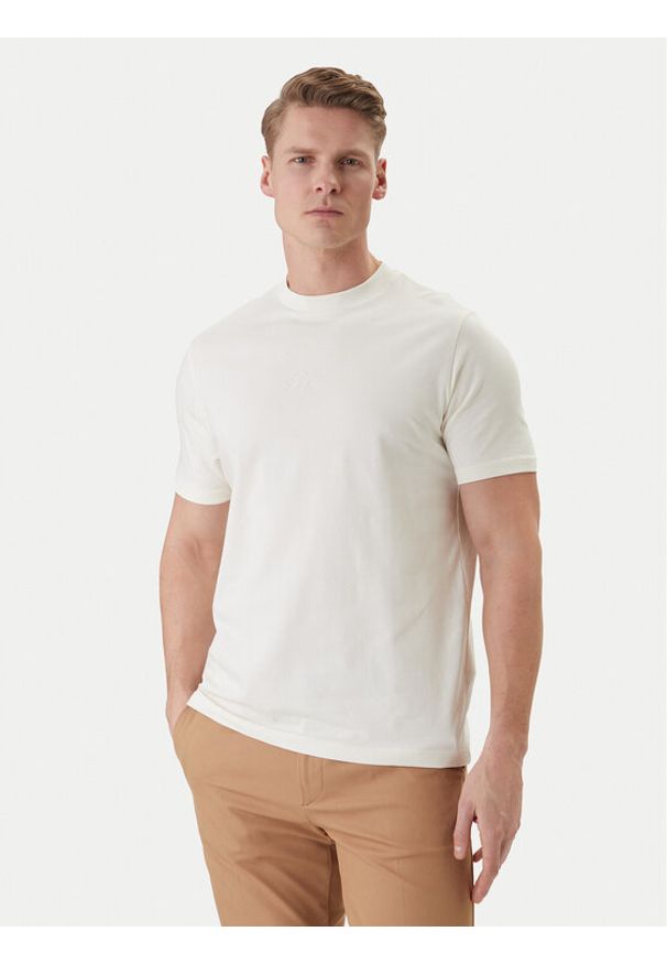 Karl Lagerfeld - KARL LAGERFELD T-Shirt 755047 562235 Beżowy Regular Fit. Typ kołnierza: dekolt w karo. Kolor: beżowy. Materiał: bawełna