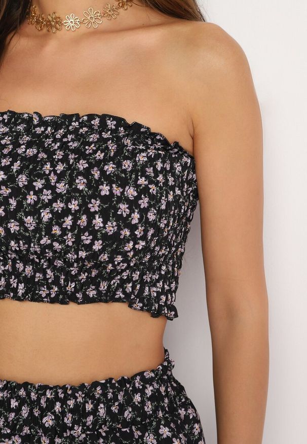 Born2be - Czarny Komplet 2-Częściowy Top Bandeau z Marszczeniami Spódnico-Szorty z Gumką w Talii Profea. Kolor: czarny. Materiał: tkanina