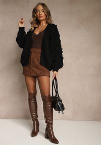 Renee - Czarny Niezapinany Kardigan z Ozdobnymi Pomponami Besinia. Okazja: na co dzień. Kolor: czarny. Materiał: wiskoza, jeans, wełna. Styl: elegancki, casual #4