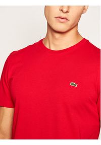 Lacoste T-Shirt TH2038 Czerwony Regular Fit. Kolor: czerwony. Materiał: bawełna #3