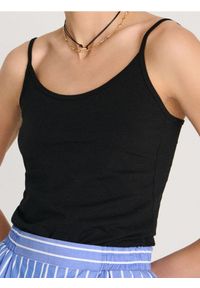 Sinsay - Top na cienkich ramiączkach - czarny. Kolor: czarny. Długość rękawa: na ramiączkach #1