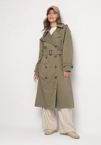Born2be - Zielony Dwurzędowy Płaszcz Trencz o Oversizowym Kroju z Paskiem Inathara. Okazja: na spacer, na co dzień, do pracy. Kolor: zielony. Materiał: jeans. Wzór: aplikacja. Styl: casual, klasyczny #1