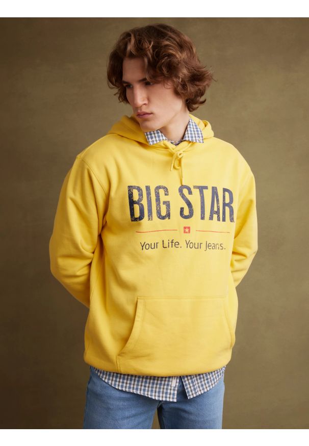 Big-Star - Bluza męska z kapturem z logo BIG STAR żółta Ashlyno 201. Okazja: na co dzień. Typ kołnierza: kaptur. Kolor: żółty. Materiał: dzianina. Styl: klasyczny, casual