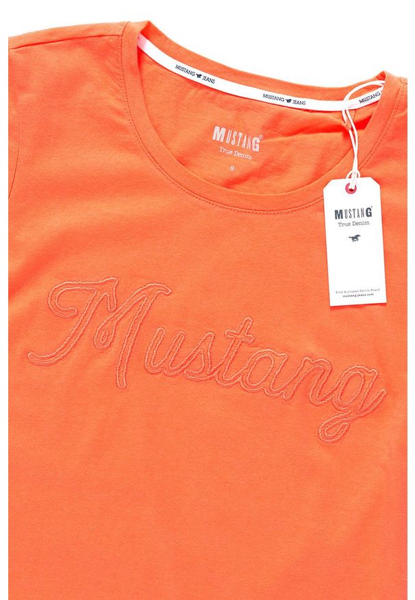 Mustang - MUSTANG T SHIRT DAMSKI Alexia C Embro Persimmon 1009060 8139. Wzór: nadruk