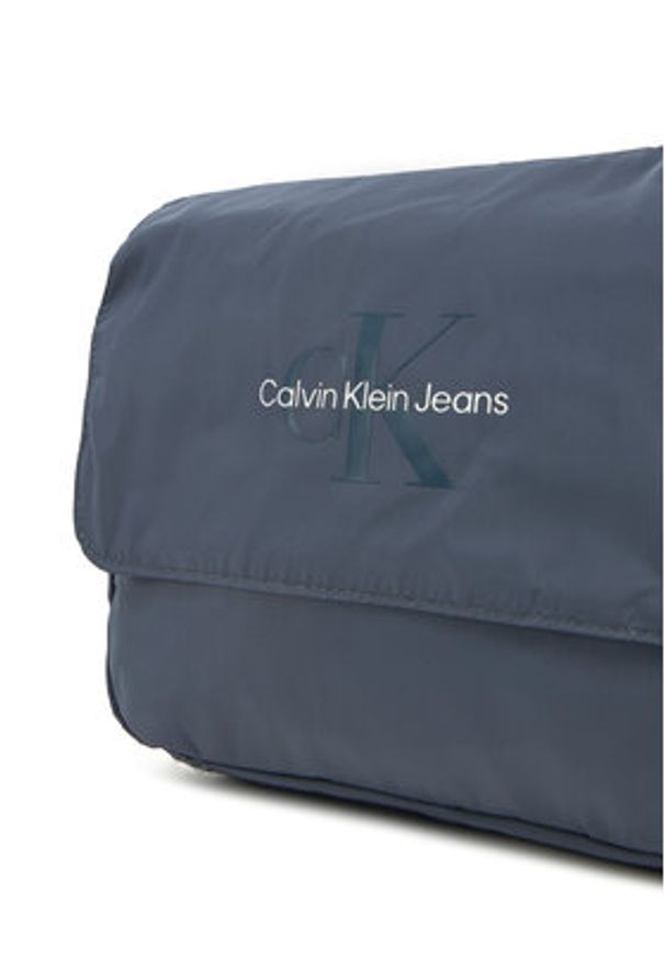 Calvin Klein Jeans Saszetka Sport Essentials Ut Flap Cb22 LV04G3031G Granatowy. Kolor: niebieski. Materiał: materiał