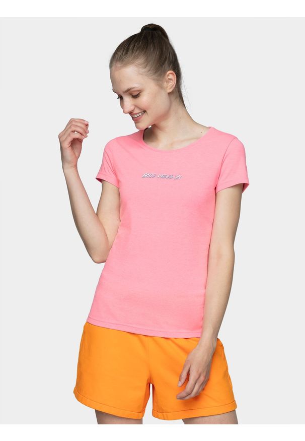 4f - T-shirt damski. Kolor: różowy. Materiał: bawełna, poliester, elastan