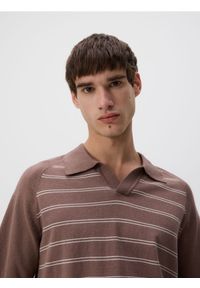Reserved - Sweter polo z dodatkiem lnu - brązowy. Typ kołnierza: polo. Kolor: brązowy. Materiał: len #1