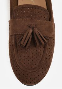 Born2be - Brązowe Mokasyny z Imitacji Zamszu z Ozdobną Perforacją i Frędzlami Yenone. Okazja: na co dzień, na spotkanie biznesowe, do pracy. Kolor: brązowy. Materiał: zamsz. Styl: casual, biznesowy, klasyczny #3