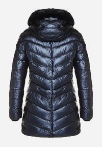 Born2be - Granatowa Pikowana Kurtka z Kapturem z Futerkiem Zorria. Typ kołnierza: kaptur. Kolekcja: plus size. Kolor: niebieski. Materiał: futro. Wzór: aplikacja #4