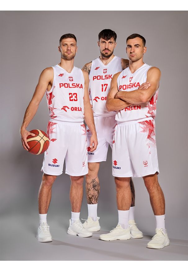 4f - 4F Koszulka reprezentacyjna z możliwością personalizacji męska 4F x PZKOSZ - biała XXL. Typ kołnierza: dekolt w serek. Kolor: biały. Materiał: syntetyk, włókno, materiał. Wzór: nadruk, napisy. Styl: klasyczny, sportowy