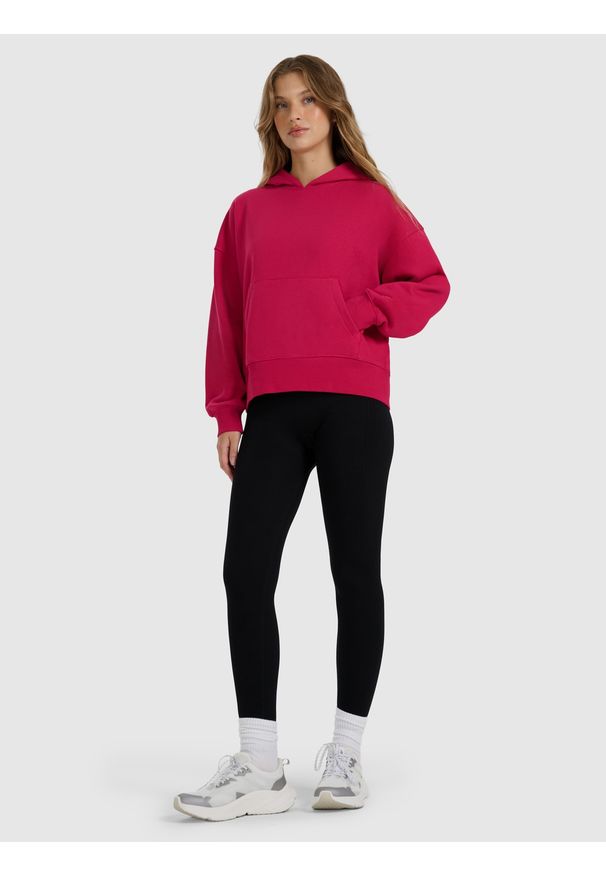 4f - 4F Bluza dresowa nierozpinana z kapturem damska - różowa XL. Okazja: na co dzień. Typ kołnierza: kaptur. Kolor: różowy. Materiał: dresówka. Wzór: gładki, ze splotem. Styl: casual, klasyczny, sportowy