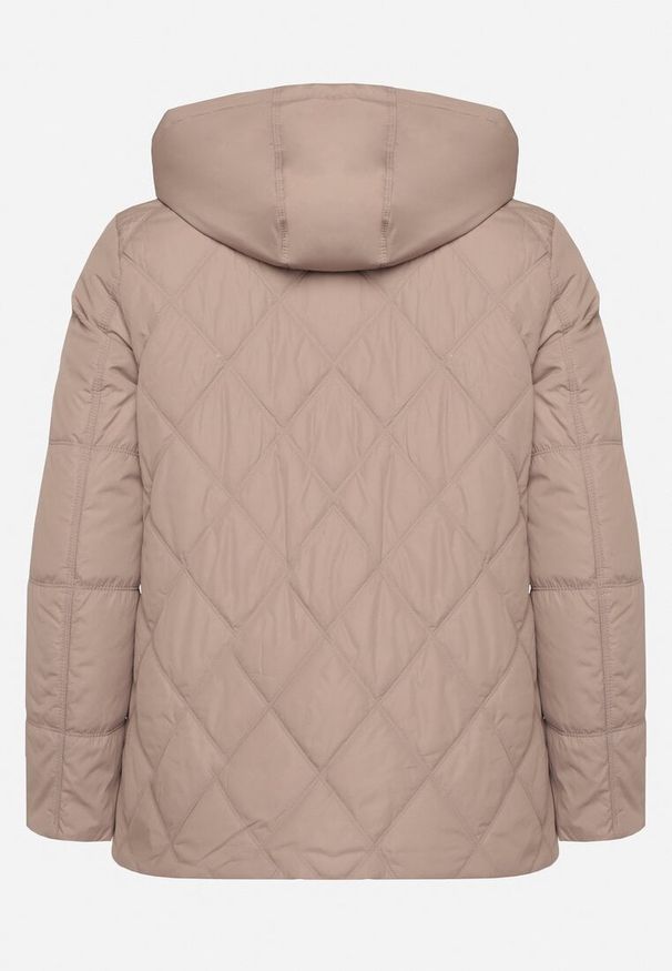 Born2be - Ciemnobeżowa Pikowana Kurtka z Kapturem i Ozdobnymi Suwakami Carnaye. Okazja: na co dzień, na spacer. Typ kołnierza: kaptur. Kolekcja: plus size. Kolor: beżowy. Materiał: jeans. Styl: sportowy, casual, elegancki