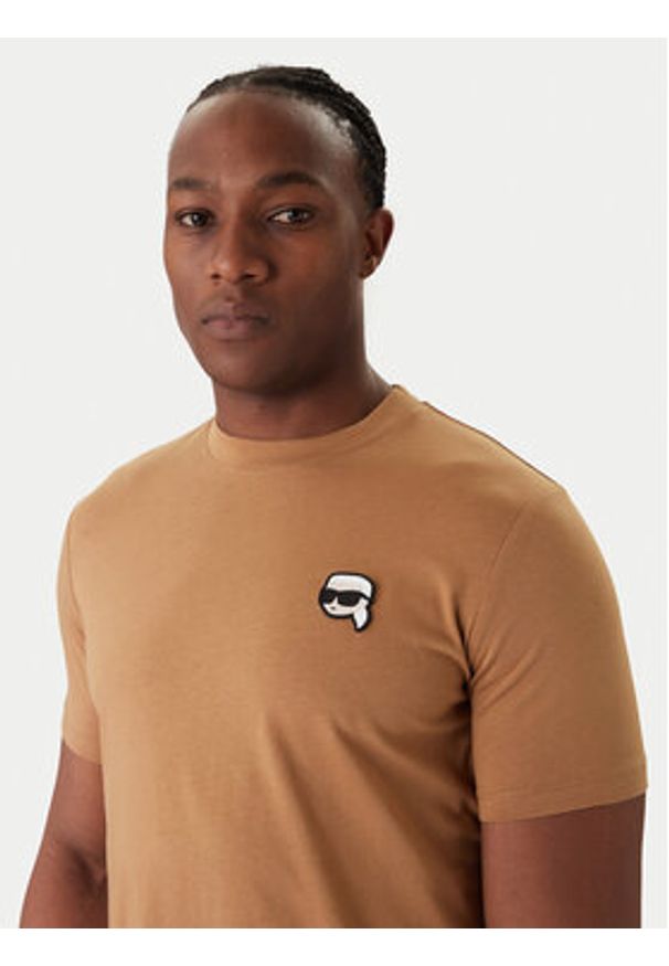 Karl Lagerfeld - KARL LAGERFELD T-Shirt 755710 561224 Beżowy Regular Fit. Typ kołnierza: dekolt w karo. Kolor: beżowy. Materiał: bawełna