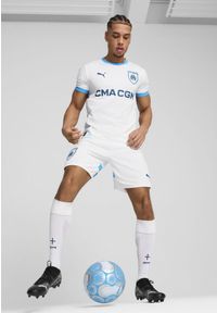 Puma - Młodzieżowa koszulka domowa Olympique Marsylia 24/25 PUMA White Bleu Azur Blue. Kolor: biały, wielokolorowy, niebieski