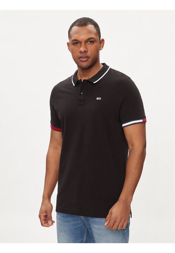 Tommy Jeans Polo Flag DM0DM12963 Czarny Regular Fit. Typ kołnierza: polo. Kolor: czarny. Materiał: bawełna