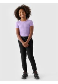 4f - 4F Spodnie dresowe joggery dziewczęce - czarne 152 (11-12 lat). Okazja: na co dzień. Kolor: czarny. Materiał: dresówka. Wzór: gładki, ze splotem. Sezon: lato. Styl: casual, sportowy #1