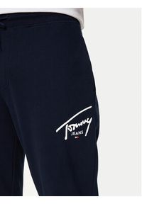 Tommy Jeans Spodnie dresowe Entry DM0DM19479 Granatowy Slim Fit. Kolor: niebieski. Materiał: bawełna #4