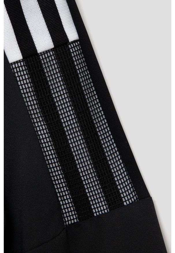 adidas Performance kurtka dziecięca GP4975 kolor czarny. Okazja: na co dzień. Typ kołnierza: kaptur. Kolor: czarny. Styl: casual