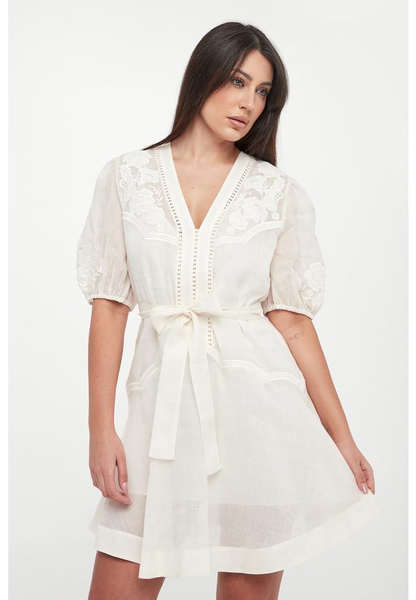 Twinset Milano - Sukienka z ramii z haftami TWINSET. Wzór: haft