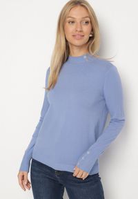Born2be - Niebieski Dopasowany Golf z Aplikacjami przy Dekolcie i Rękawach Unella. Typ kołnierza: golf. Kolor: niebieski. Materiał: jeans. Wzór: aplikacja. Styl: elegancki
