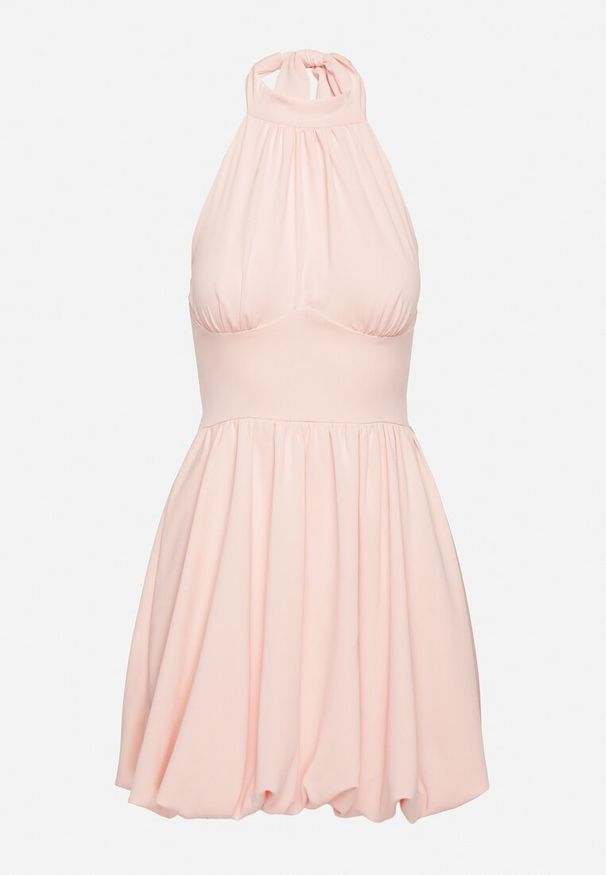 Born2be - Jasnoróżowa Sukienka o Bufiastym Kroju z Wiązaniem i Dekoltem Halter Alandoria. Okazja: na imprezę. Typ kołnierza: dekolt halter. Kolor: różowy. Sezon: lato. Styl: elegancki