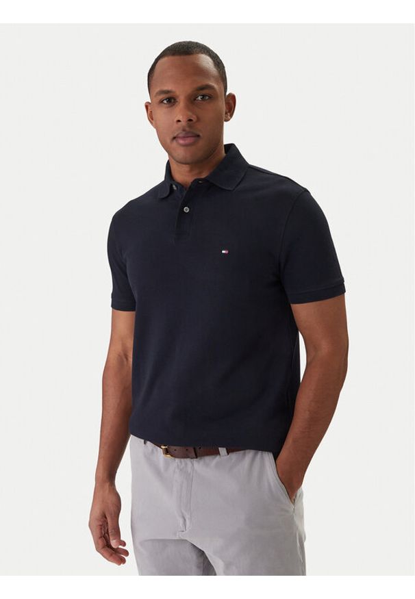 TOMMY HILFIGER - Tommy Hilfiger Polo 1985 MW0MW17770 Granatowy Regular Fit. Typ kołnierza: polo. Kolor: niebieski. Materiał: bawełna