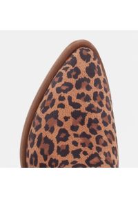 Marco Shoes Botki z naturalnej skóry z wycięciem litery V 1954B-634-1 brązowe. Kolor: brązowy. Materiał: skóra. Sezon: wiosna #4