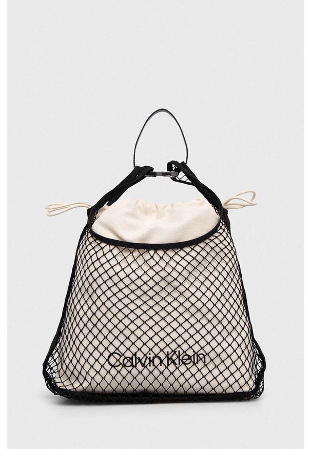Calvin Klein torebka kolor czarny. Kolor: czarny. Rodzaj torebki: na ramię