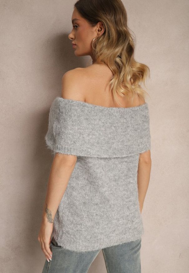 Renee - Jasnoszary Sweter Top z Hiszpańskim Wywijanym Dekoltem z Wełną Inarose. Okazja: na co dzień. Kolor: szary. Materiał: wełna. Styl: casual, elegancki