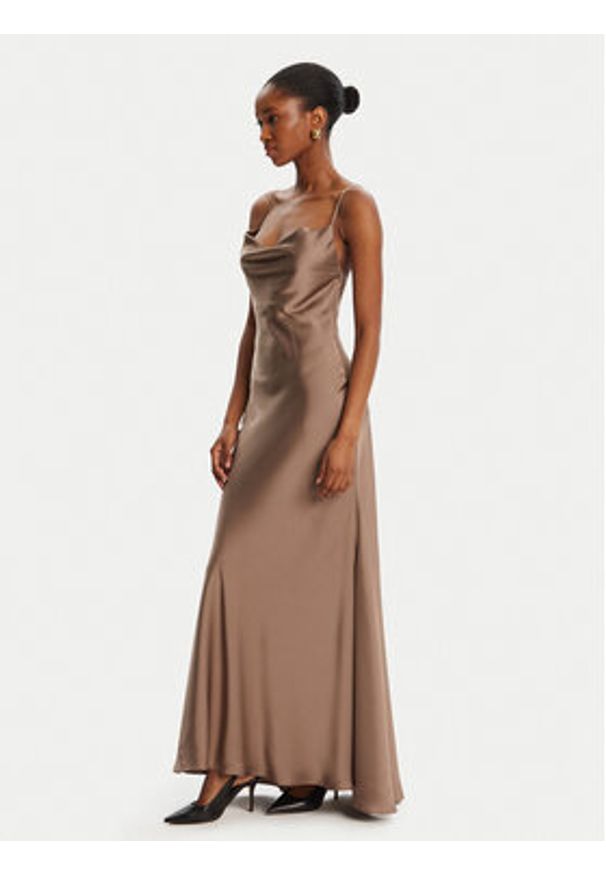 BARDOT - Bardot Sukienka wieczorowa Monroe Cowl Neck Maxi 59709DB3 Brązowy Regular Fit. Kolor: brązowy. Materiał: syntetyk. Styl: wizytowy. Długość: maxi