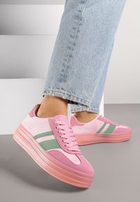 Renee - Różowe Sneakersy w Stylu Tenisówek z Geometrycznym Wzorem Melundea. Okazja: na co dzień. Kolor: różowy. Materiał: jeans. Wzór: geometria. Obcas: na obcasie. Wysokość obcasa: niski