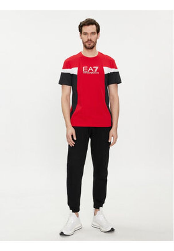 EA7 Emporio Armani T-Shirt 3DPT10 PJ02Z 1461 Czerwony Regular Fit. Kolor: czerwony. Materiał: bawełna