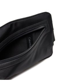 Calvin Klein Saszetka Ck Essential Sling Bag K50K512228 Czarny. Kolor: czarny. Materiał: materiał #2