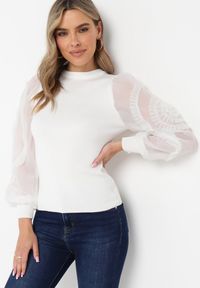Born2be - Biały Sweter z Półgolfem i Bufiastymi Rękawami Ozdobionymi Falbankami Cyvesa. Typ kołnierza: kołnierz z falbankami. Kolor: biały. Wzór: aplikacja #3