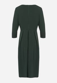 Born2be - Ciemnozielona Rozkloszowana Sukienka z Rękawem 3/4 Nomiel. Okazja: na co dzień, na spotkanie biznesowe. Typ kołnierza: dekolt w kształcie V. Kolor: zielony. Typ sukienki: rozkloszowane. Styl: casual, elegancki, klasyczny, biznesowy #4