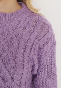 Born2be - Fioletowy Sweter z Kaszmirem i Warkoczowym Splotem Junivesa. Kolor: fioletowy. Materiał: kaszmir. Długość rękawa: długi rękaw. Długość: długie. Wzór: ze splotem #2