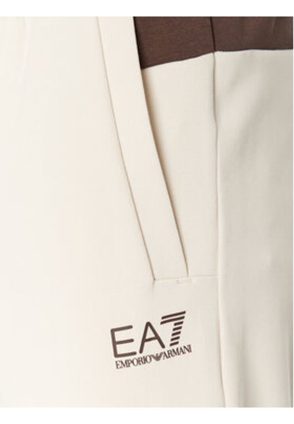 EA7 Emporio Armani Dres 7M000282 AF12660 U1112 Biały Regular Fit. Kolor: biały. Materiał: syntetyk, bawełna