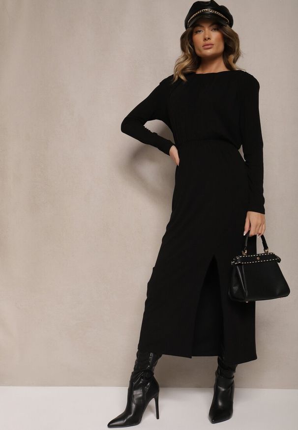 Renee - Czarna Elegancka Sukienka z Wiskozy z Gumką w Talii Zdobiona Eleganckim Rozcięciem Kistaria. Okazja: na spotkanie biznesowe, na co dzień. Kolor: czarny. Materiał: wiskoza. Długość rękawa: długi rękaw. Wzór: aplikacja. Styl: elegancki