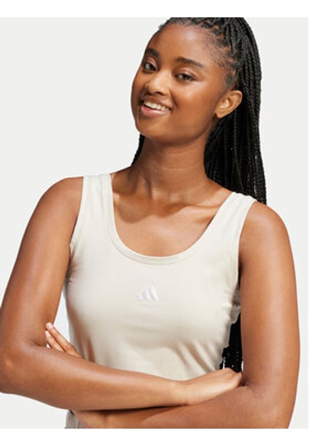 Adidas - adidas Top Essentials Small Logo JD0561 Beżowy Slim Fit. Kolor: beżowy. Materiał: bawełna