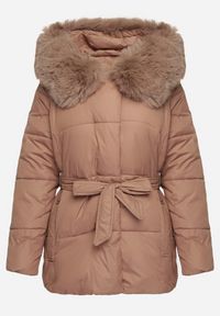 Born2be - Ciemnobeżowa Pikowana Kurtka z Kapturem i Odpinanym Futrem z Paskiem w Tali Siamirae. Okazja: na co dzień. Typ kołnierza: kaptur. Kolor: beżowy. Materiał: futro. Styl: casual, elegancki #6
