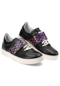 Czarne Sneakersy Simen Damskie Modne Półbuty. Zapięcie: pasek. Kolor: czarny. Materiał: skóra