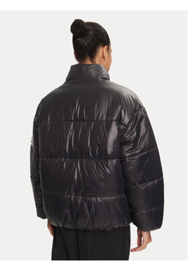Fila Kurtka zimowa FAW0904 Czarny Regular Fit. Kolor: czarny. Materiał: syntetyk. Sezon: zima