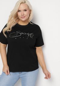 Born2be - Czarny Bawełniany T-shirt z Ozdobnym Napisem i Cyrkoniami Olisandra. Okazja: na co dzień. Kolekcja: plus size. Kolor: czarny. Materiał: bawełna. Wzór: napisy. Styl: klasyczny, casual #5