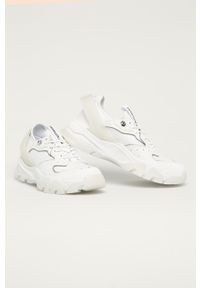 Calvin Klein Jeans - Buty. Nosek buta: okrągły. Zapięcie: sznurówki. Kolor: biały. Materiał: syntetyk, materiał, skóra ekologiczna, guma. Szerokość cholewki: normalna. Obcas: na obcasie. Wysokość obcasa: niski #4