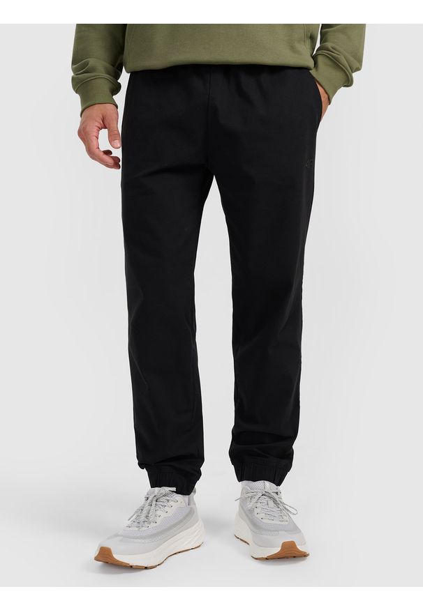 4f - 4F Spodnie dresowe joggery męskie - czarne XXL. Kolor: czarny. Materiał: dresówka. Sport: turystyka piesza, fitness